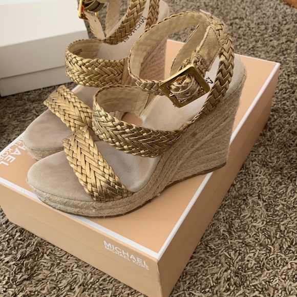 Michael Kors gold leather/rope espadrilles size 8 - Picture 2 of 5